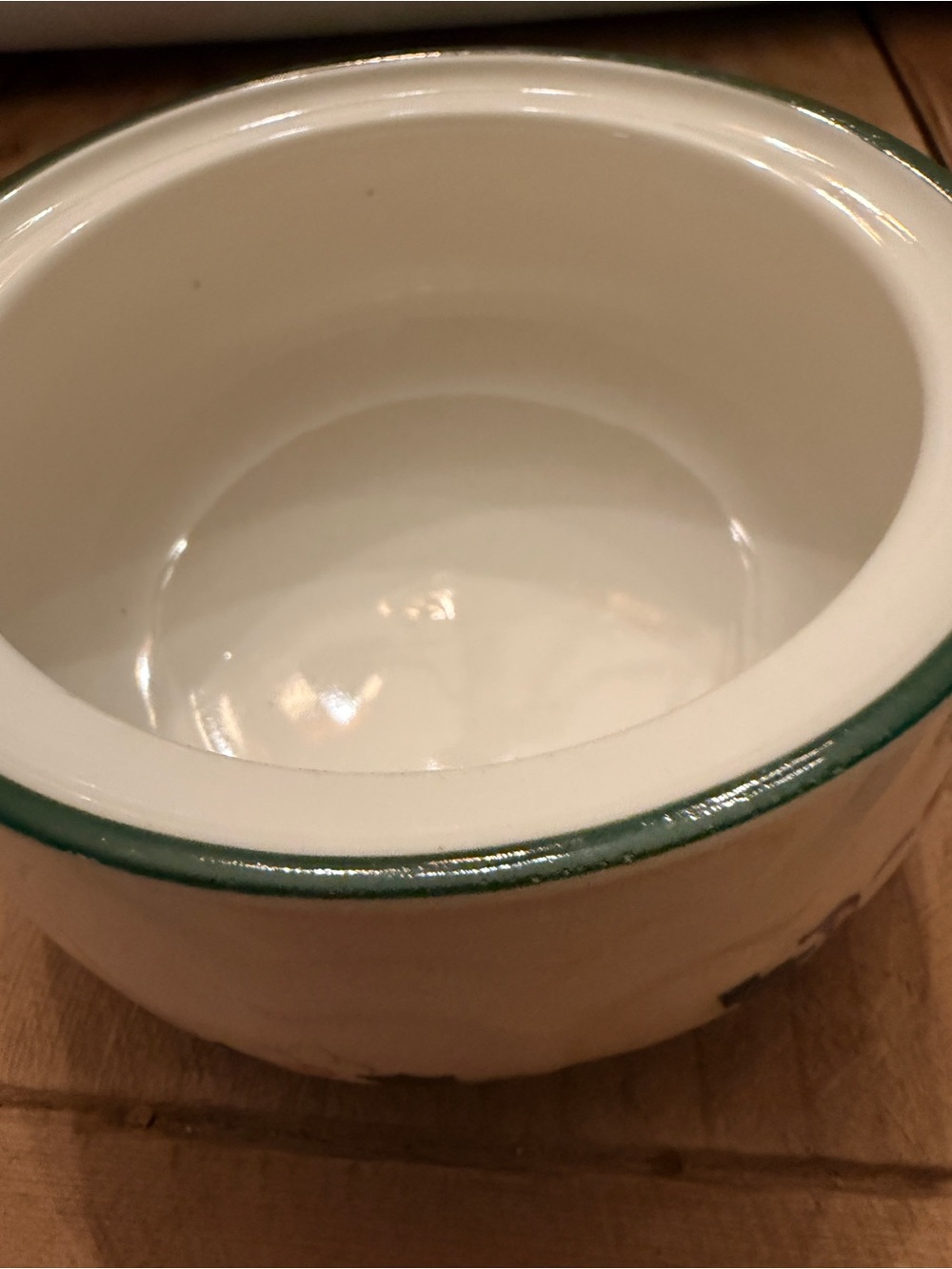 Pfaltzgraff Snow Village Cream Ceramic Holiday Snowman Bowl with Green Rim & Lid - Picture 10 of 16